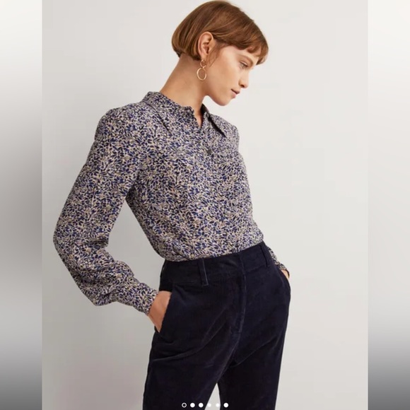 Boden Tops - NWT Boden Dart Detail Fitted Shirt